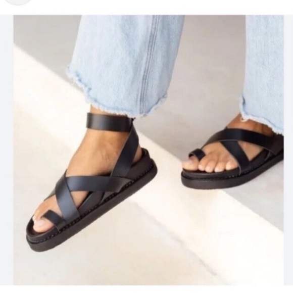 NWOT! LIBERTE BRONTE Genuine Leather Stylish Black Sandals. - Picture 9 of 12